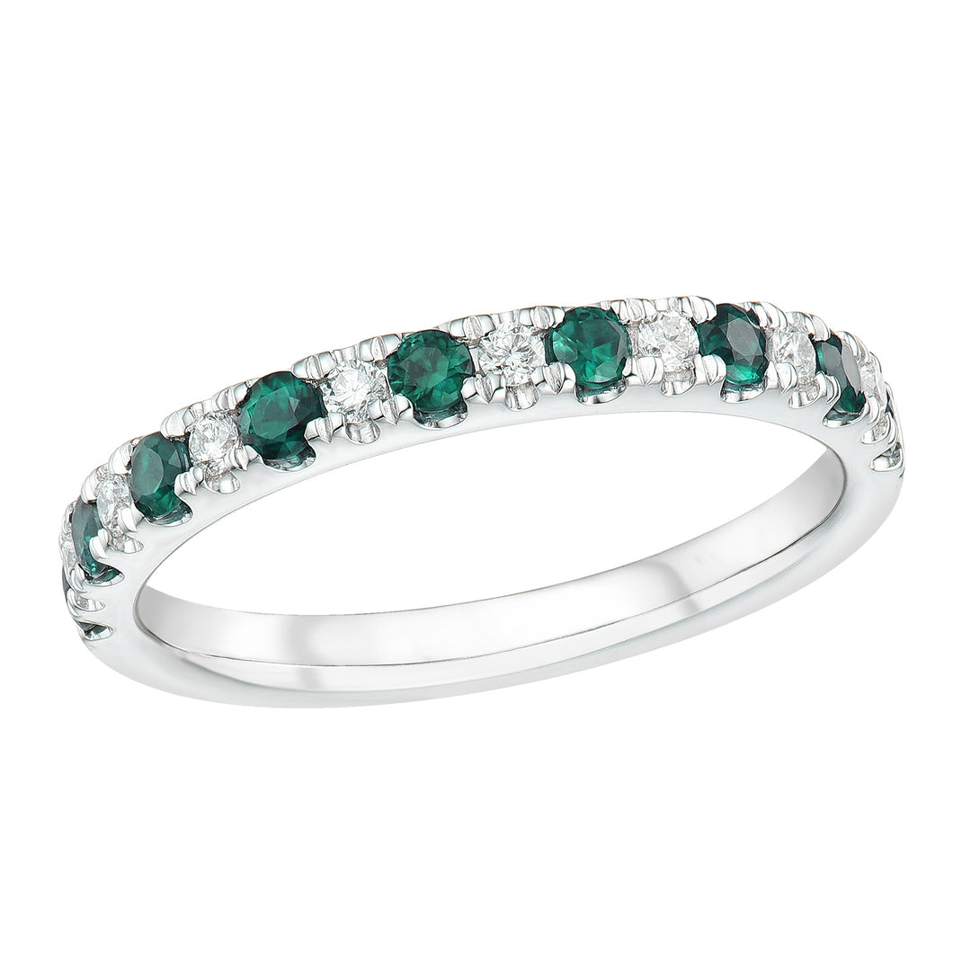 Novell Global - Emerald and Diamond Ring