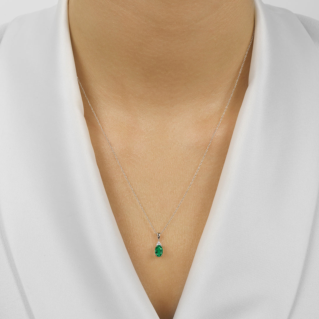 10Kt White Gold Diamond 1/50Ctw & Emerald 1/2Ctw Pendant