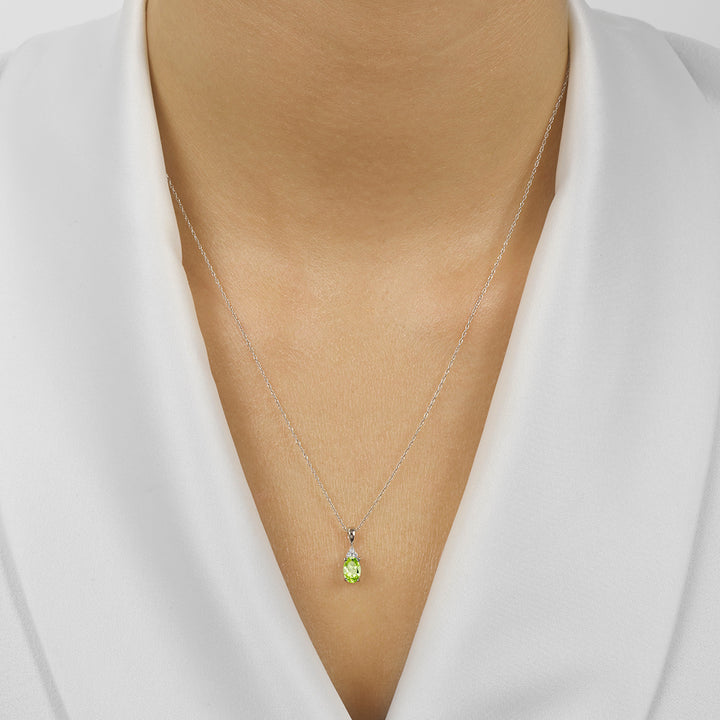 10Kt White Gold Diamond 1/50Ctw & Peridot 1/2Ctw Pendant