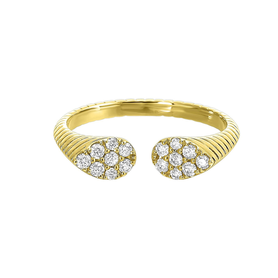 This exquisitely textured yellow gold ring is a royal masterpiece. Its band tapers towards two pear-shaped diamond clusters, converging to create a profile that captures the essence of regal charm.