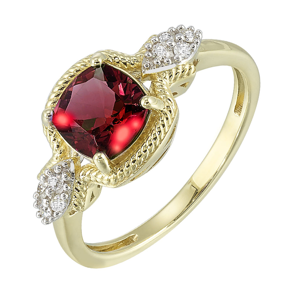 10Kt Yellow Gold Diamond 1/12Ctw & Garnet 1 1/4Ctw Ring