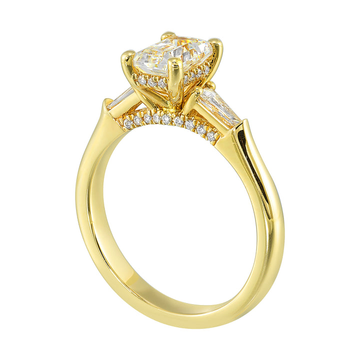 14Kt Yellow Semi Mount 1/3Ctw For 1 1/2Ctw Emerald Cut Center