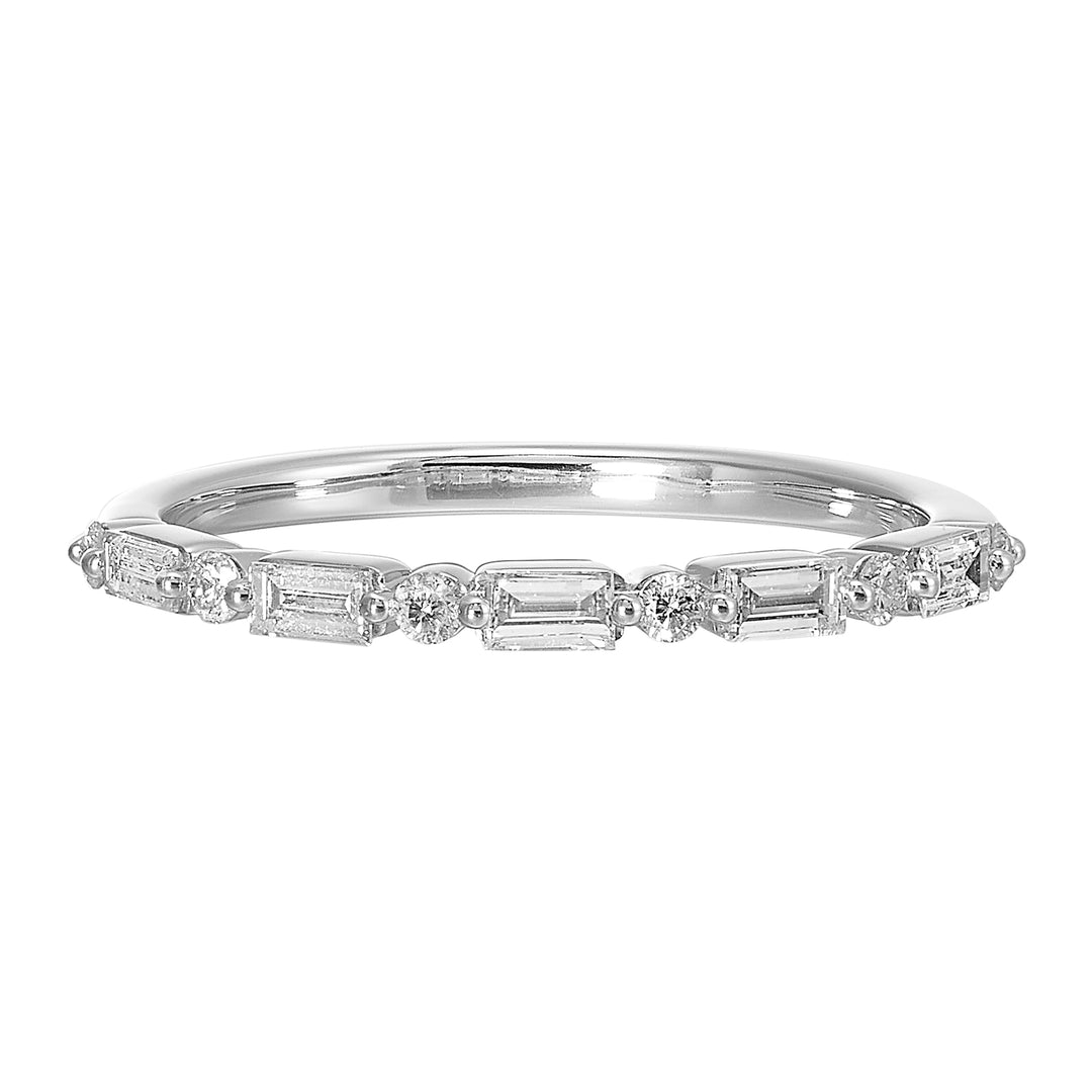 Baguettes and round diamonds dance in a dazzling duet around this band, set half the way around with comfort fit inside.