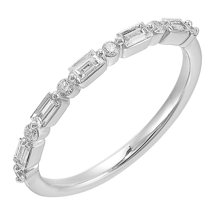 Baguettes and round diamonds dance in a dazzling duet around this band, set half the way around with comfort fit inside.